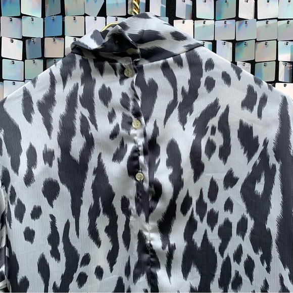 Vintage 80’s shoulder padded drape neck long sleeve blouse. - Picture 11 of 11